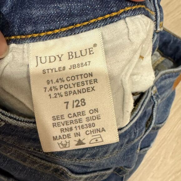EUC Judy Blue Ankle Blue Distressed Jeans 7/28 - Picture 2 of 2